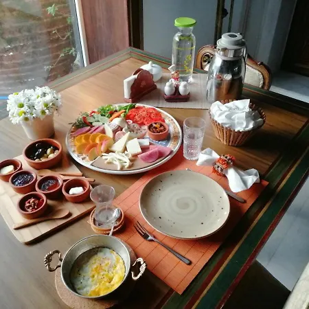 Oliva Butik Bed and Breakfast Konacik